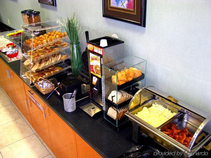 Spark By Hilton Bush Intercontinental Airport Hotel